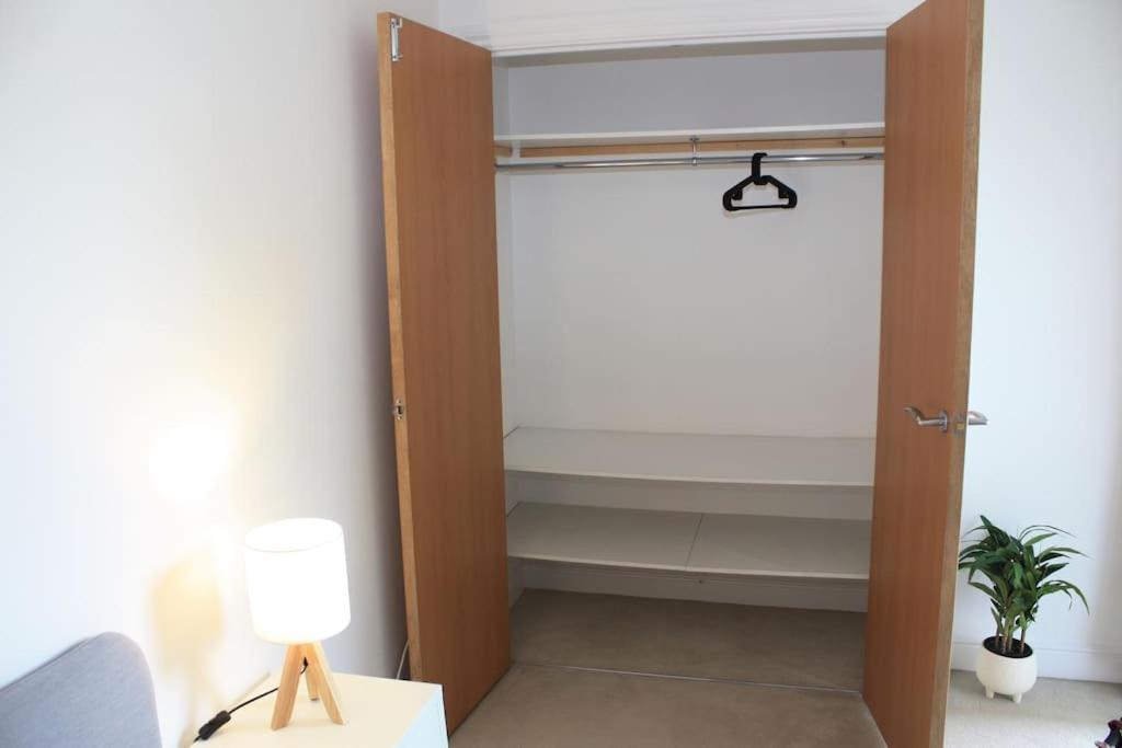 2 Bed 2 Bath Apartment & Parking - Lgw 10Min Drive Crawley  Exteriér fotografie